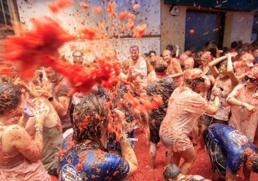 Bunnol, La tomatina