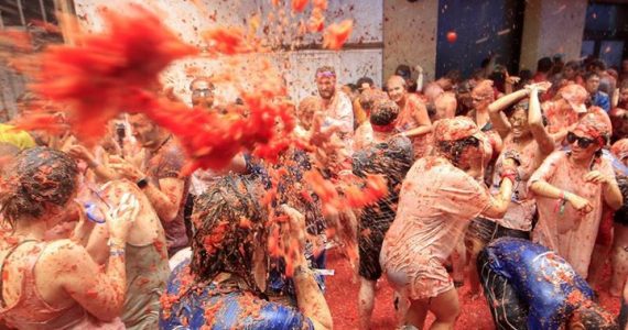 Bunnol, La tomatina