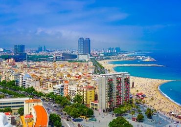 What to do at Barcelona Beach?
